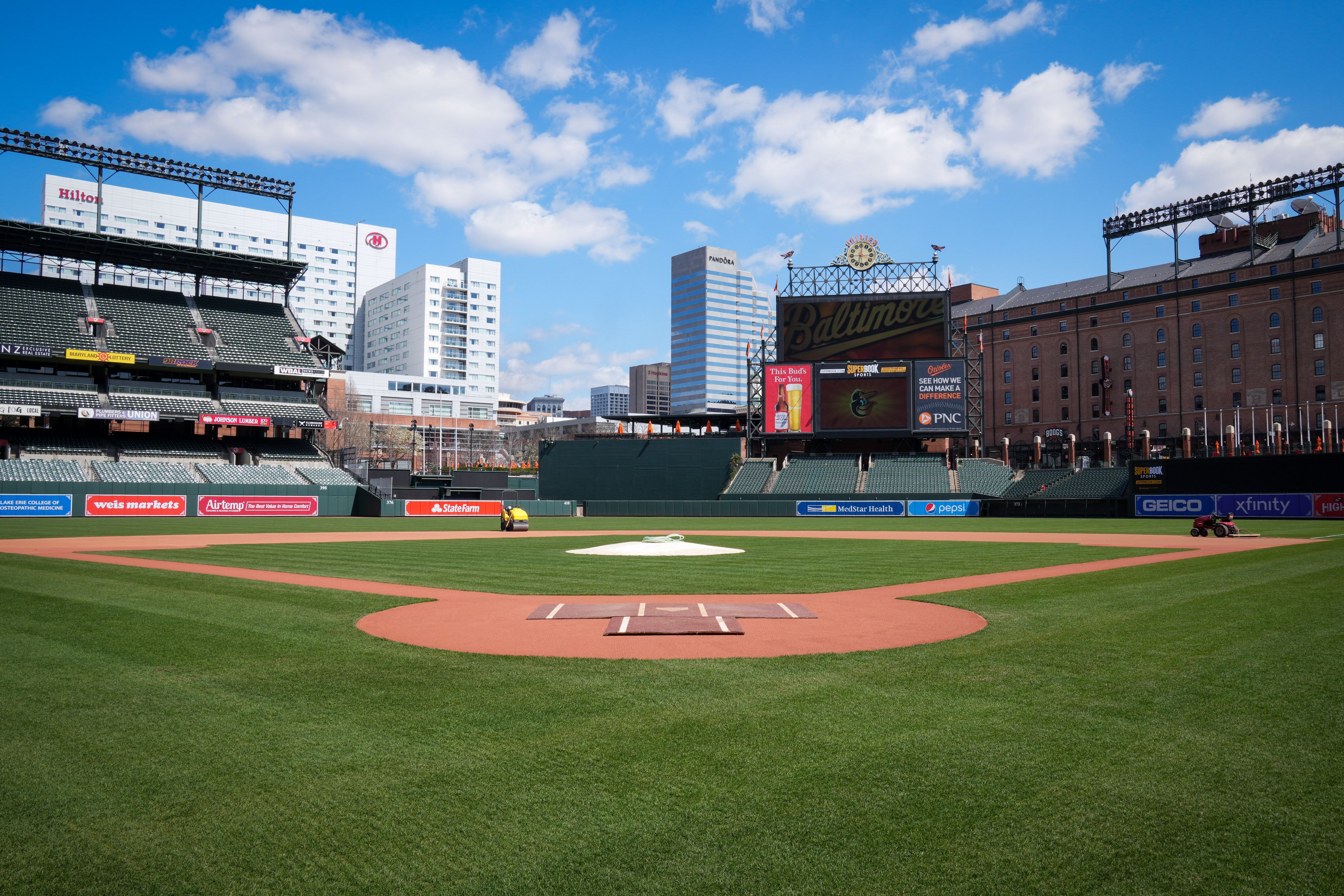 Baltimore Orioles changing dimensions of Camden Yards